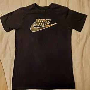 The Nike T- Shirt black